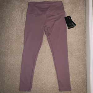 Women’s activewear leggings